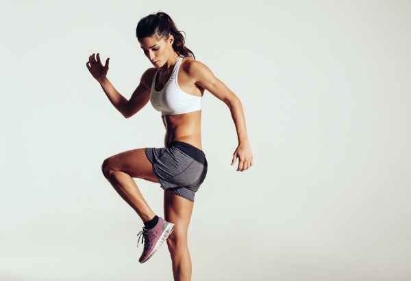 Whether you work out at home or at the gym, these HIIT workouts for beginners will help you burn more calories in less time. A combination of cardio, weights, and quick, effective exercises, we’ve rounded up 10 fat burning high intensity interval training exercises that will give you a full body workout that delivers serious results. Sick of running on the treadmill or sweating through an hour on the elliptical machine? Challenge yourself to a 30-day HIIT challenge. You won’t regret it!