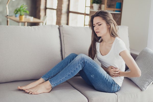 8 Home Remedies for Gastritis That Work | If you or someone you loves is suffering from gastritis, this post is a great resource! We're sharing everything you need to know - the signs and symptoms of gastritis, common causes of gastritis, tips to prevent gastritis, and the best natural remedies for gastritis to help you and yours feel better sooner! These natural cures are suitable for adults and for kids, but if your symptoms are severe and/or chronic, be sure to talk to your doctor.